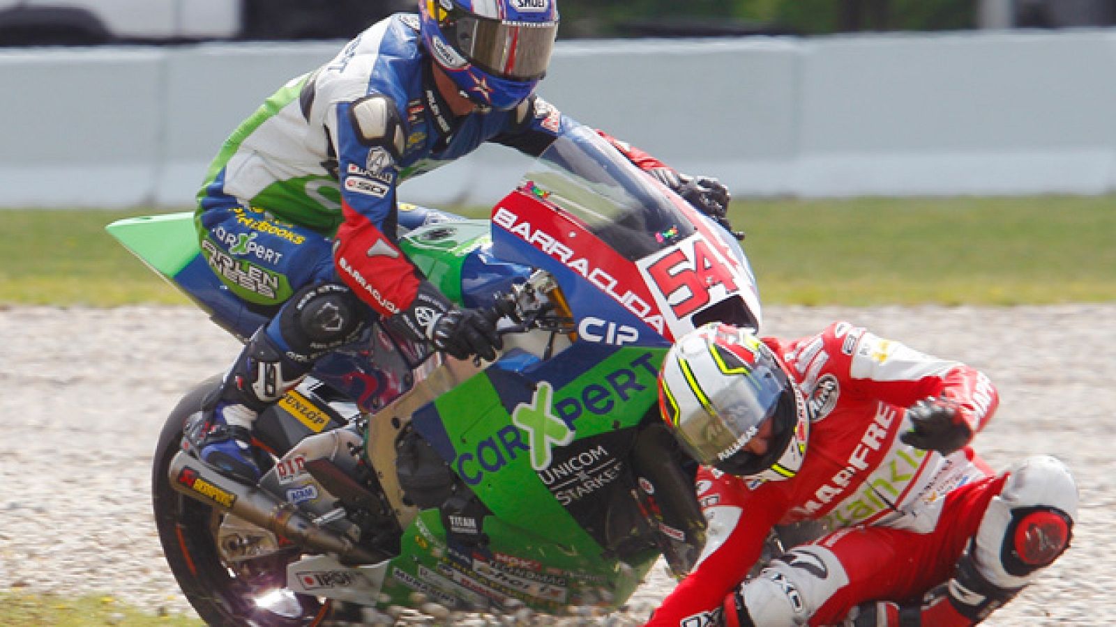 Simón se rompió la tibia en el impacto | Ver