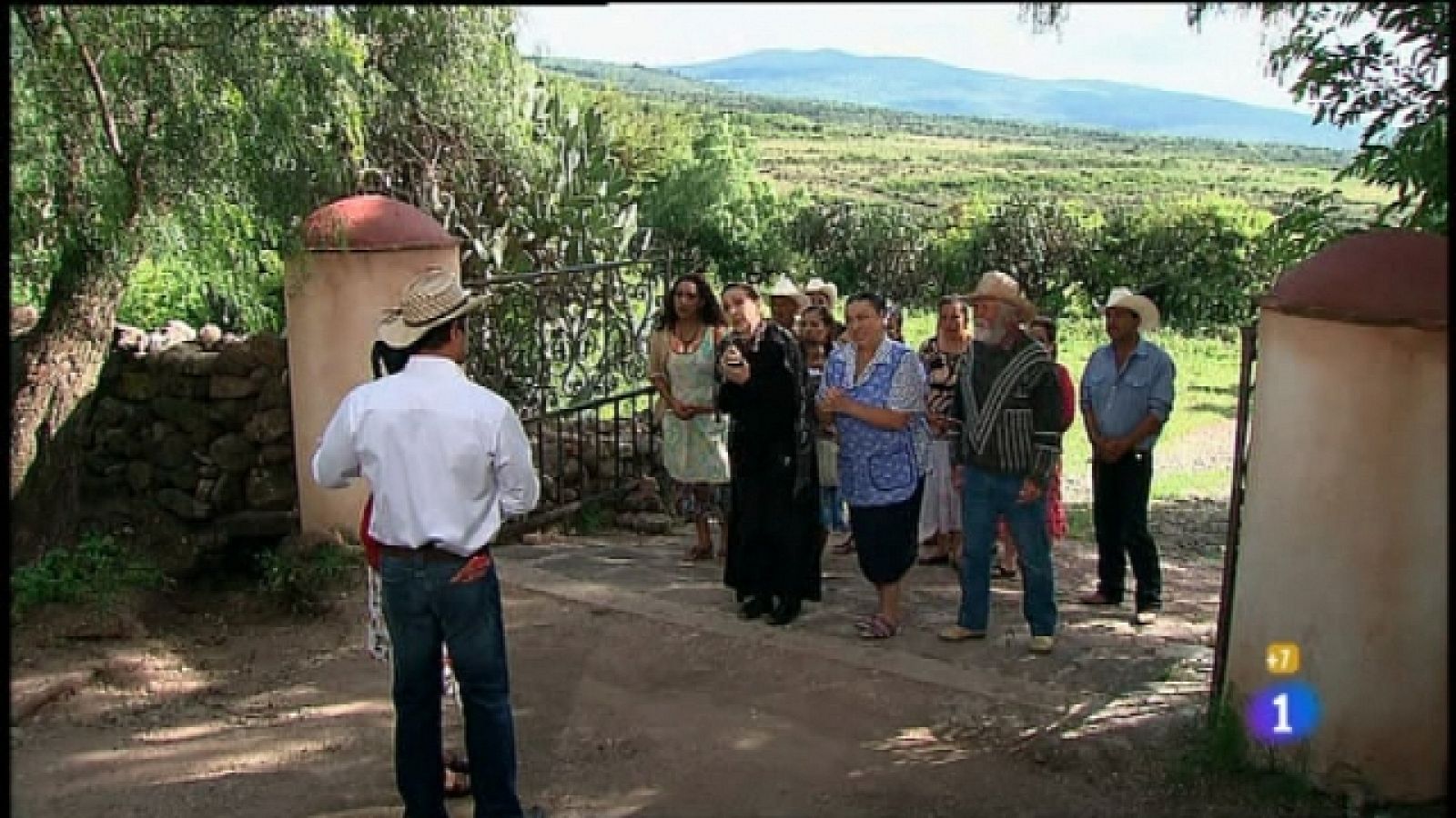 Soy tu dueña - Capítulo 77 - Tras ser humillada profundamente por Rosendo, Crisanta decide tomar una decisión importante - Ver ahora