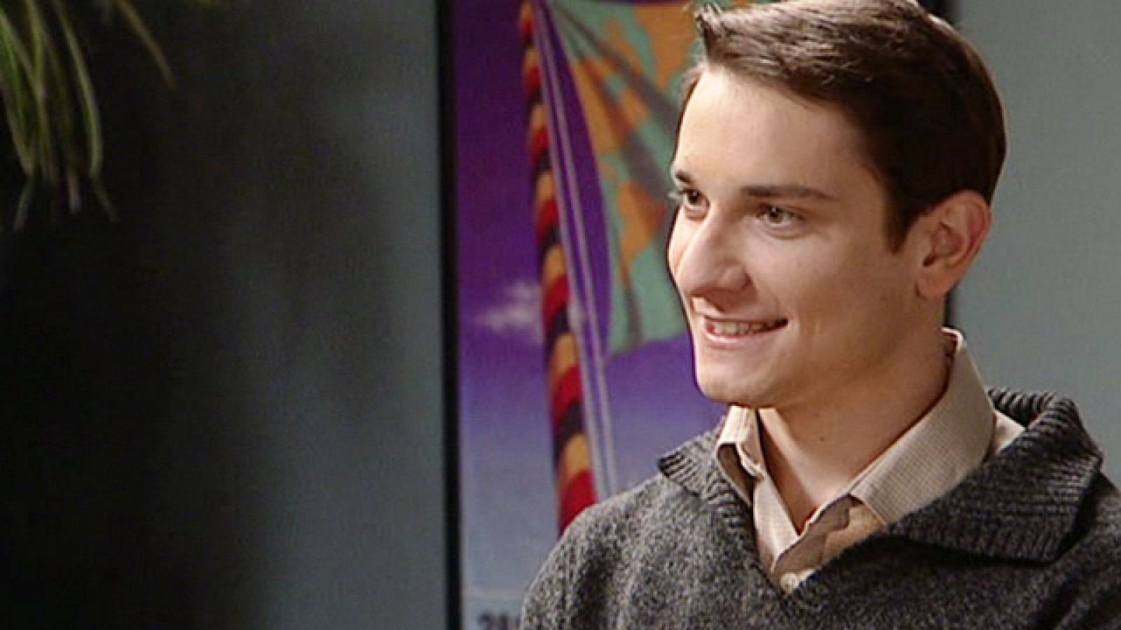 Amar - Miguel pone sus ojos en Leona