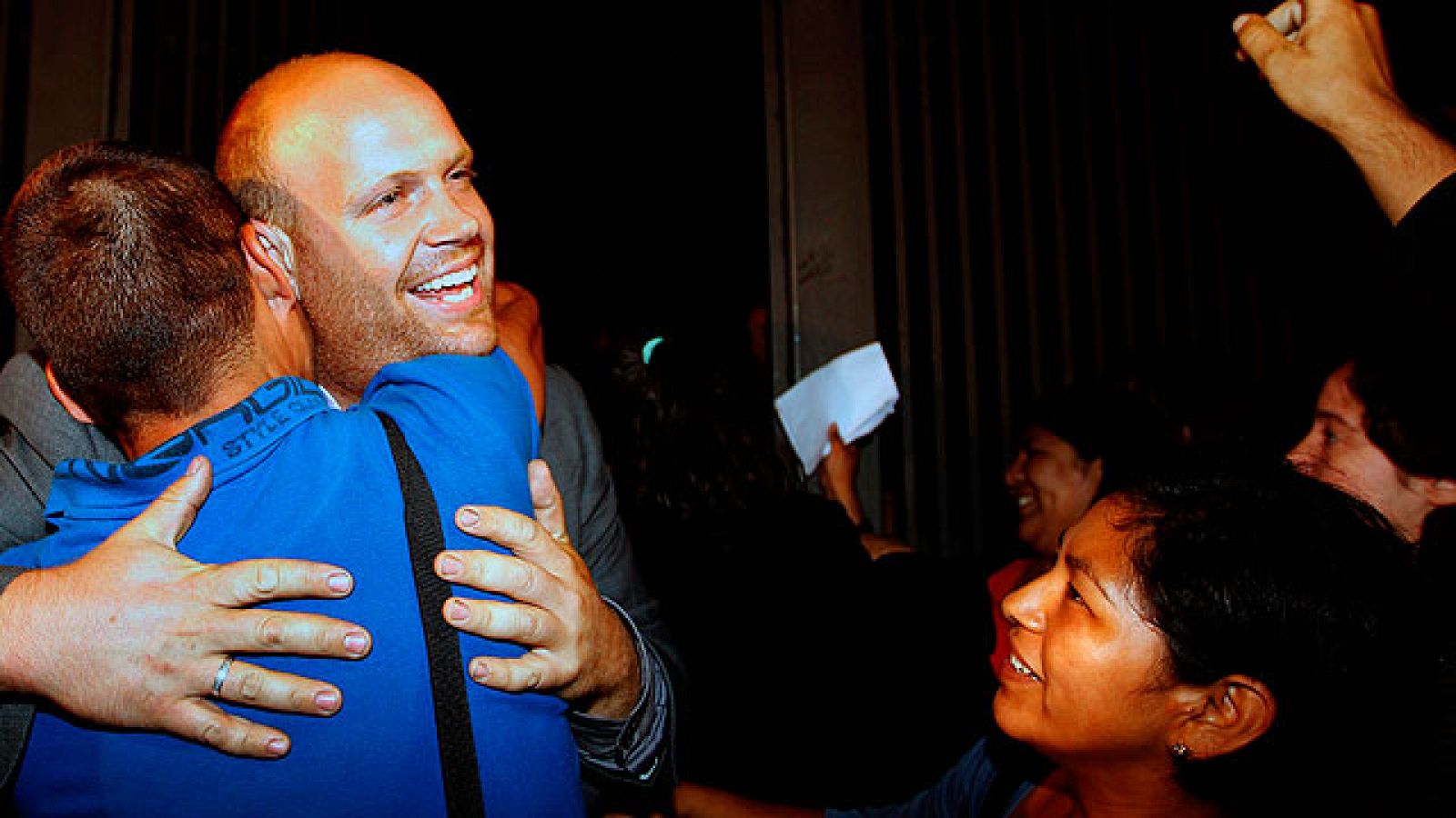 El juez les imputa los delitos de atentado contra la autoridad y desobediencia.