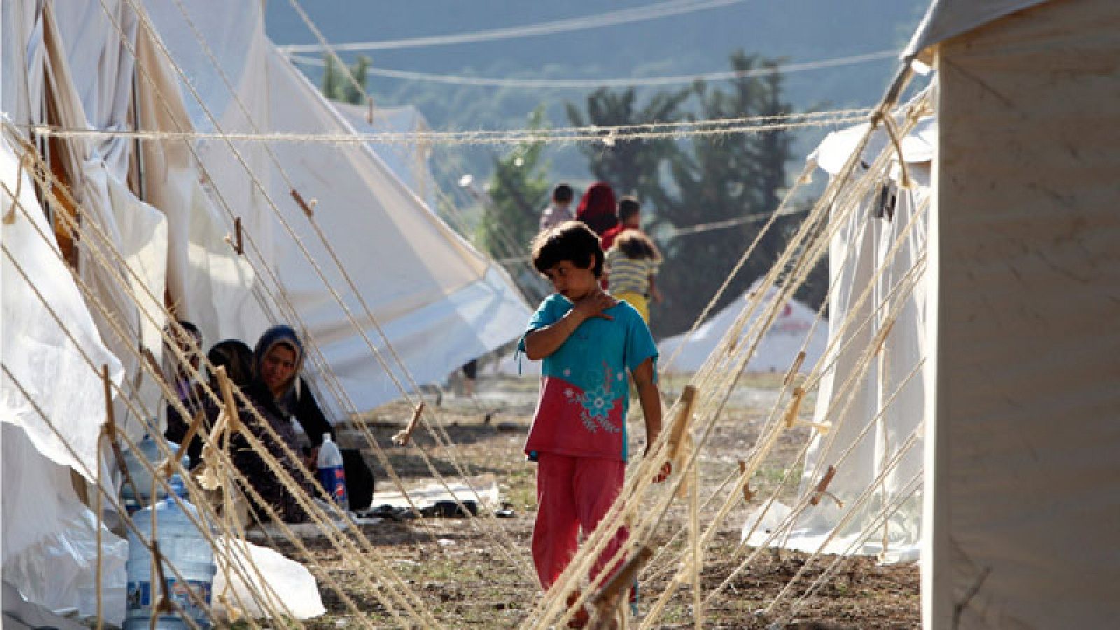 Miles de refugiados sirios entran en Turquía huyendo de la violencia