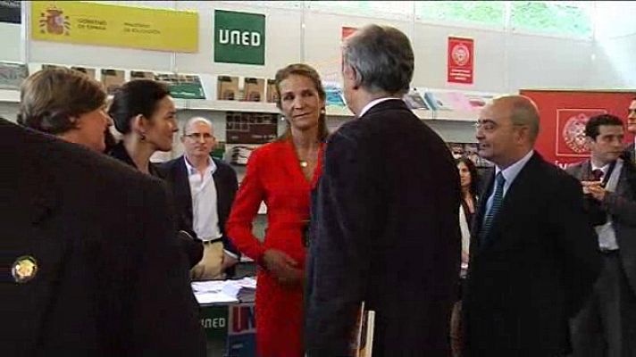 Universo UNED - Inauguración de la Feria del Libro.