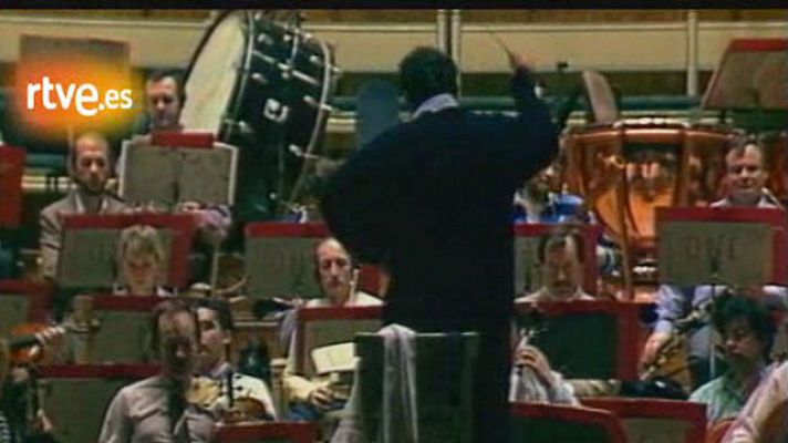 Música en el Archivo de RTVE - Dirige la Philharmonia de Londres