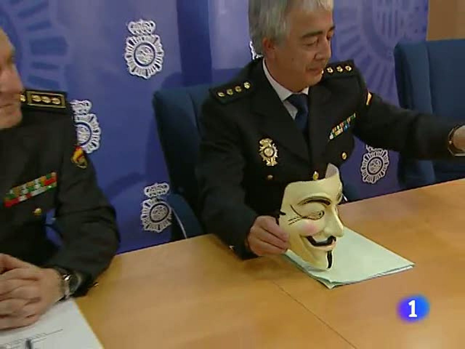La policía da por desmatelada la cúpula en España de "Anonymous"