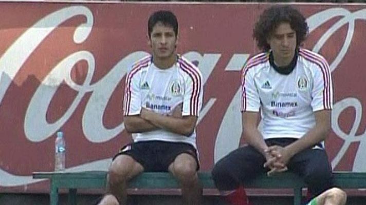 Telediario 1 - Cinco futbolistas mexicanos dan positivo