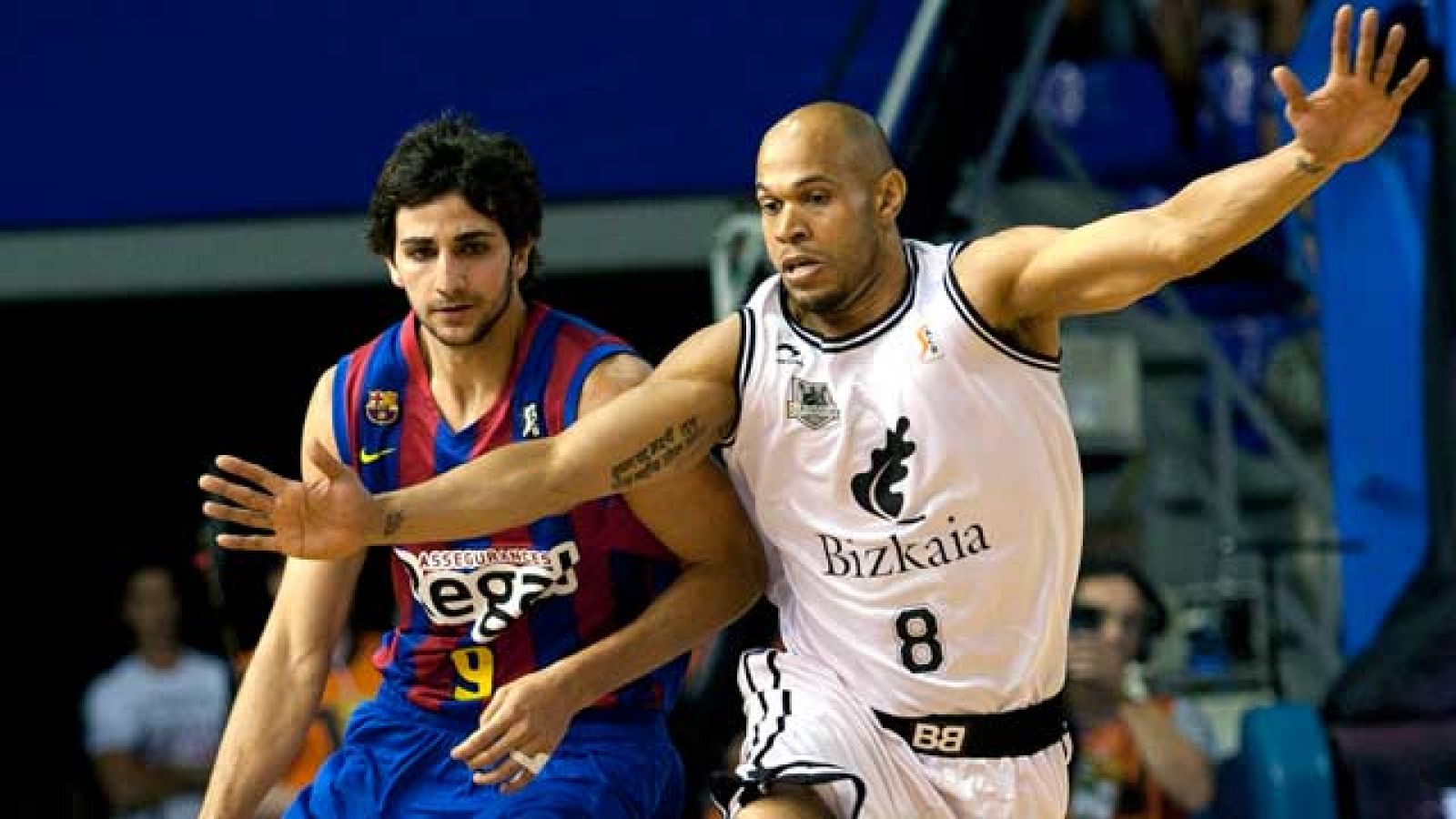 El Regal Barcelona ha vuelto a demostrar su superioridad ante Bilbao Basket y se ha impuesto por 74-67, estableciendo un 2-0 en el marcador global de la final. La eliminatoria se traslada ahora al Bilbao Arena.