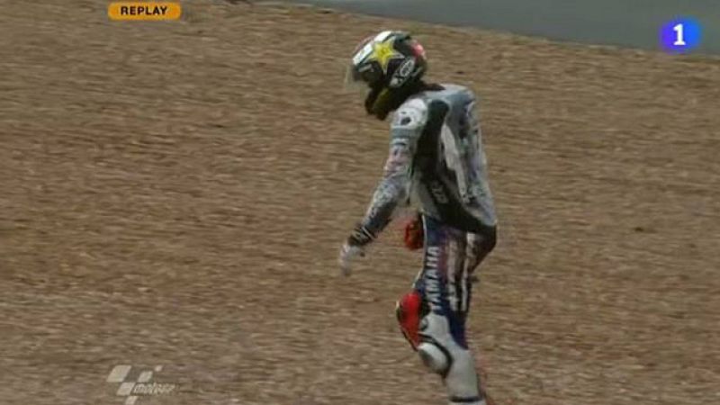 Lorenzo se cae bajo la lluvia