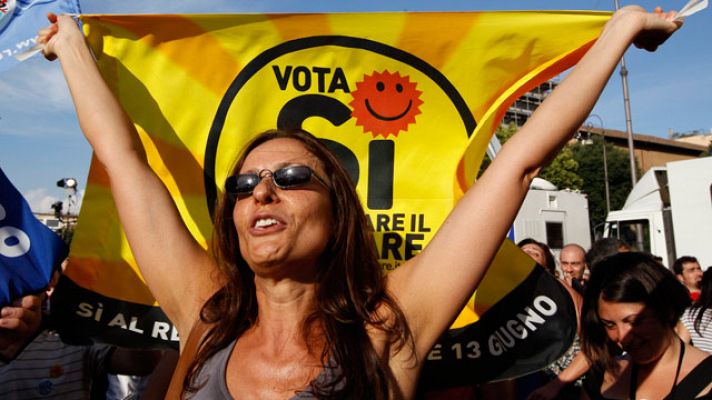 Telediario 1 - Berlusconi asegura que acabará la legislatura a pesar del revés en el referéndum nuclear