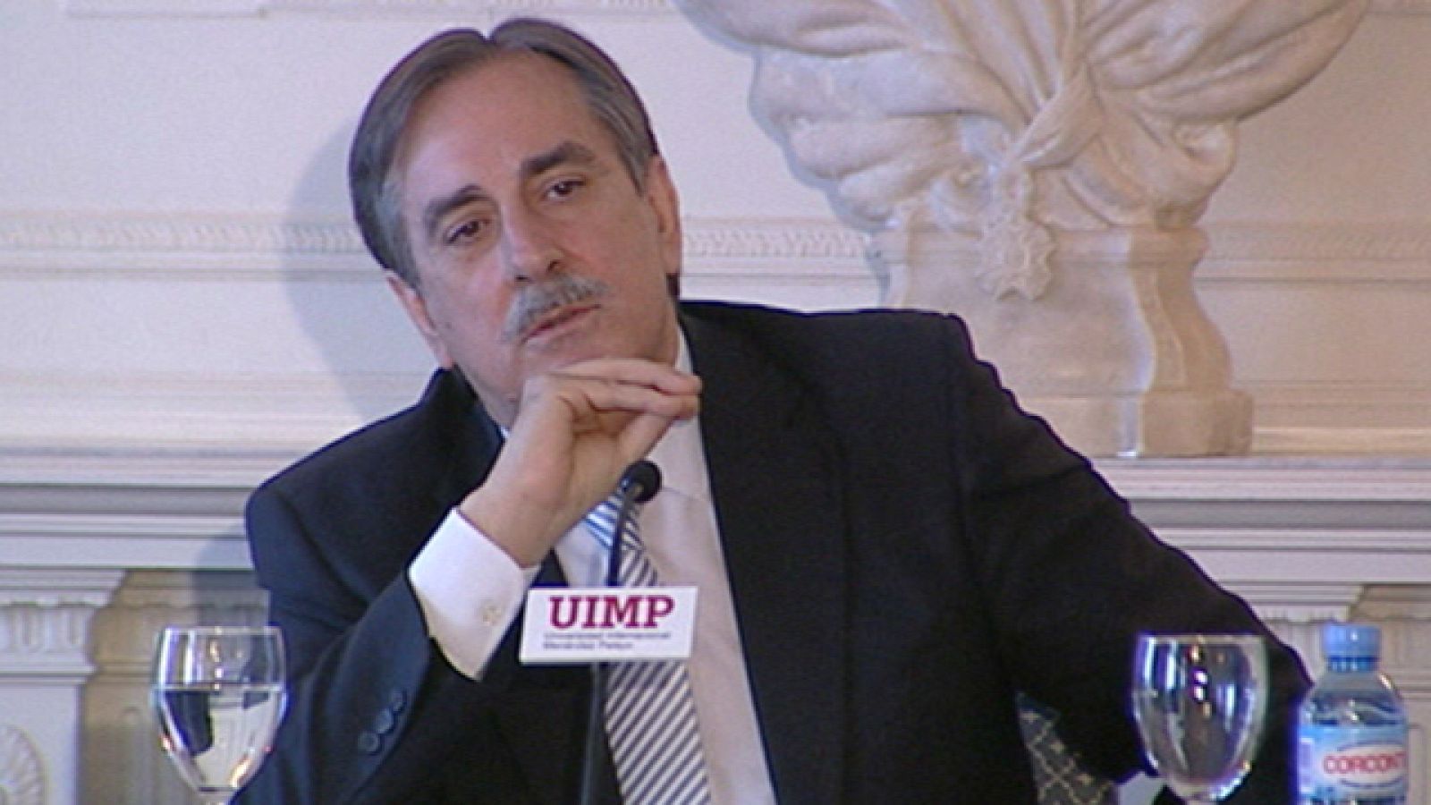 Gobierno y sindicatos culpan al sector financiero del aumento del desempleo