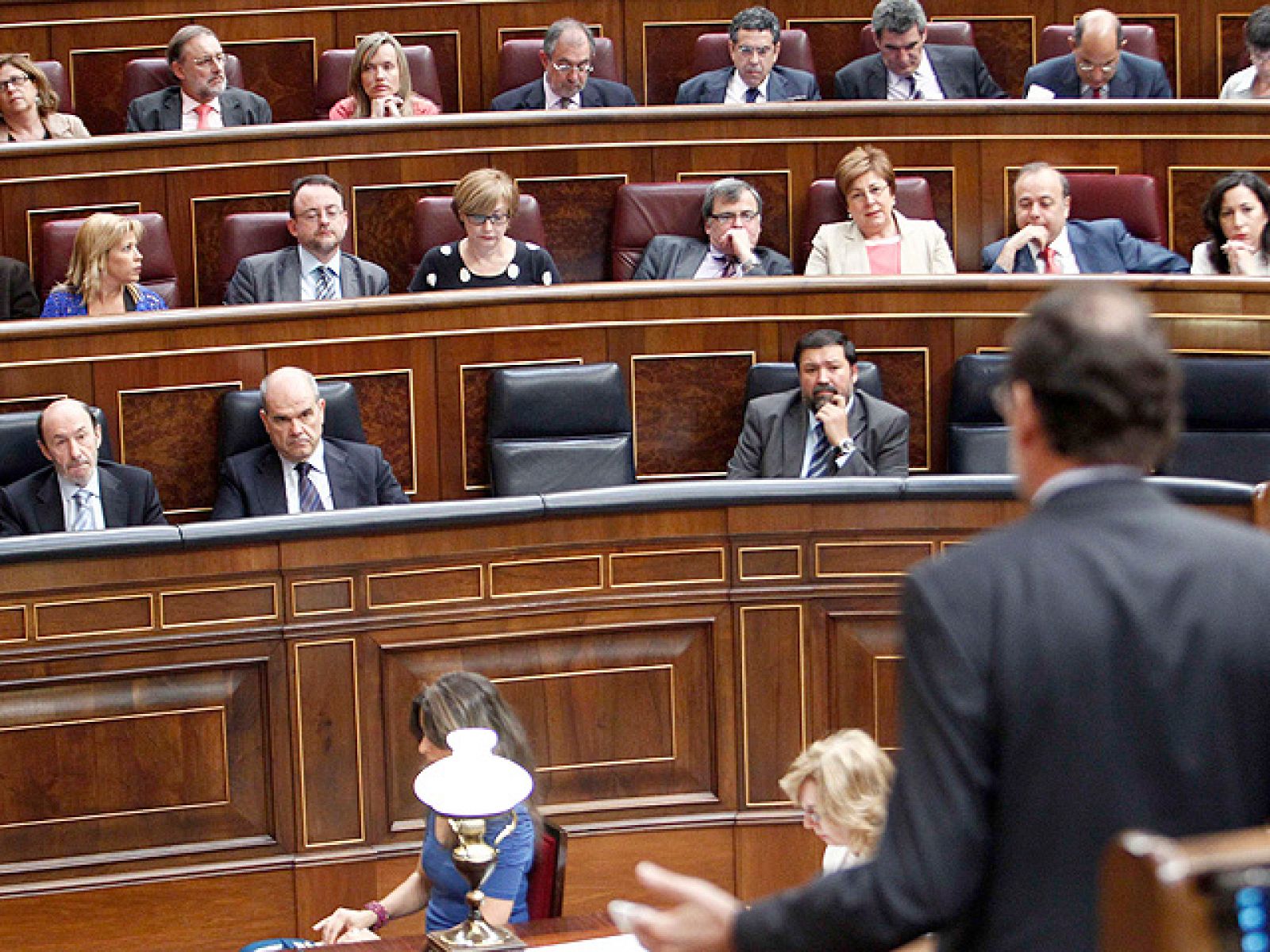 Rifi-rafe entre Zapatero y Rajoy por el paro - Informativo 24h | Ver