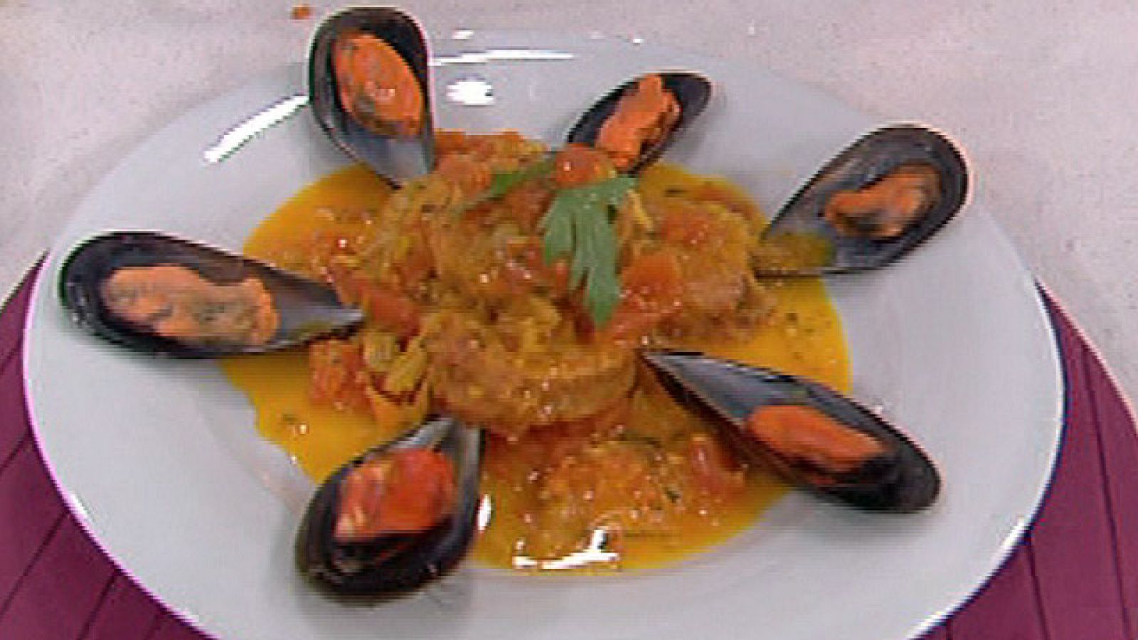 Patatas rebozadas con mejillones a la marinera