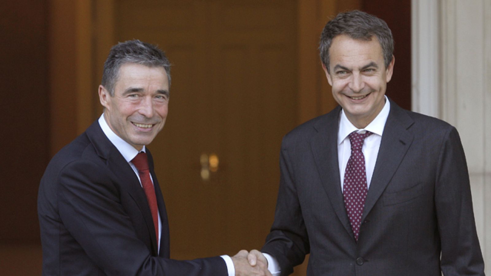 El Secretario General de la OTAN dice que el tiempo de Gadafi ha pasado