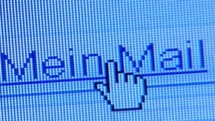 Telediario 1 - La web de la CIA, atacada