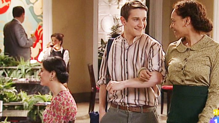 Amar en tiempos revueltos - La primera cita de Miguel y Leona