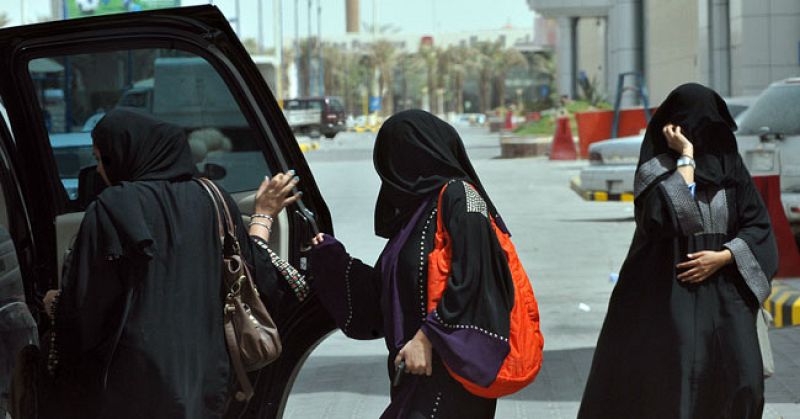 Las mujeres saudLas mujeres saudíes protestan contra la prohibición de conducir