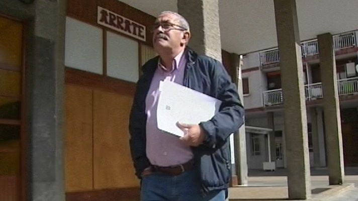 Telediario 1 - Hoy, el socialista Estanis Amutxastegi ha acudido con sus escoltas al consistorio de Andoain