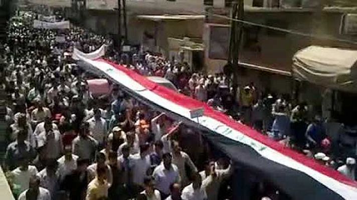  - Más de una docena de muertos en otro viernes de protesta en Siria