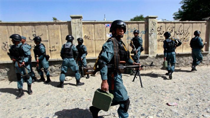 Telediario 1 - Telediario 2 en 4' - 18/06/11