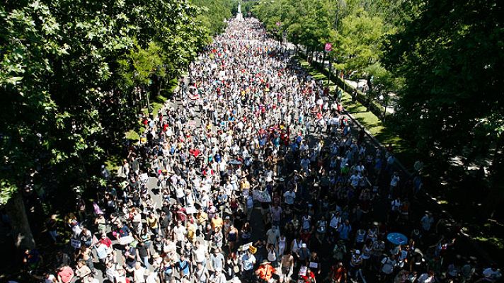 Telediario 1 - Miles de personas en el 15M