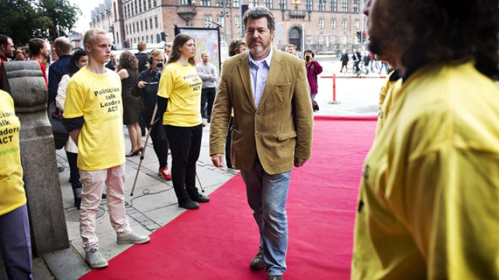 Telediario 1 - En Dinamarca, ha empezado hoy el juicio contra los activistas de Greenpeace