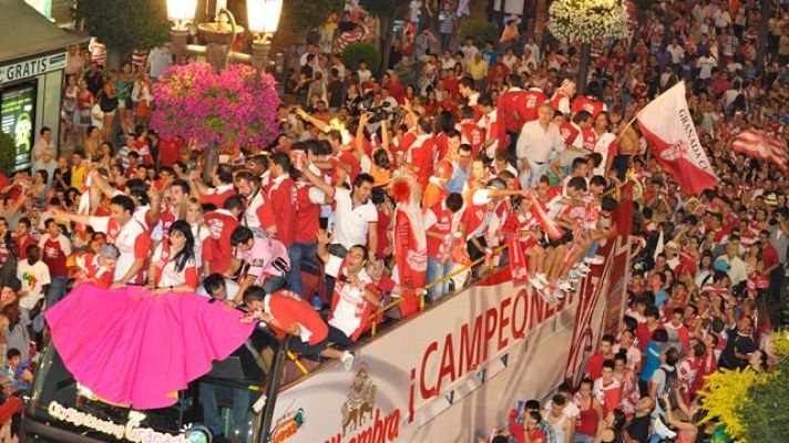 Telediario 1 - Granada continúa la alegría del ascenso