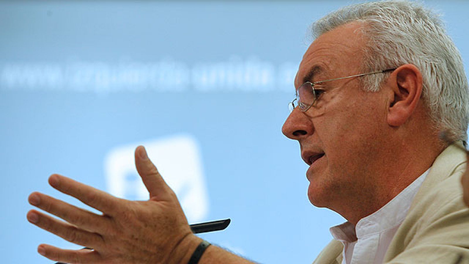 Telediario Matinal en cuatro minutos - 21/06/11 | Ver