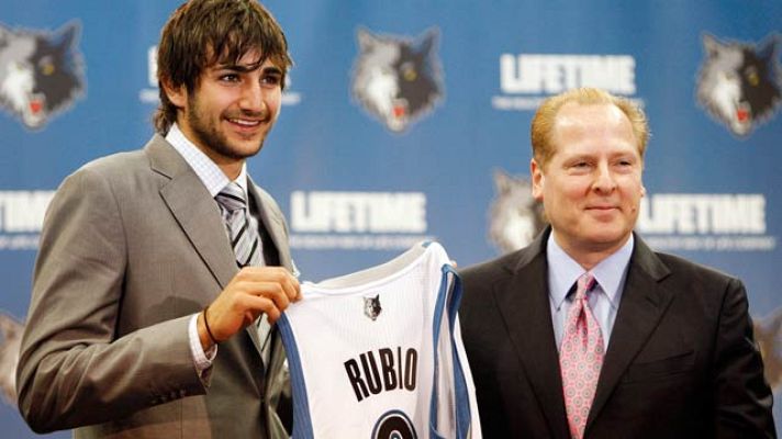 Telediario 1 - Ricky es presentado oficialmente