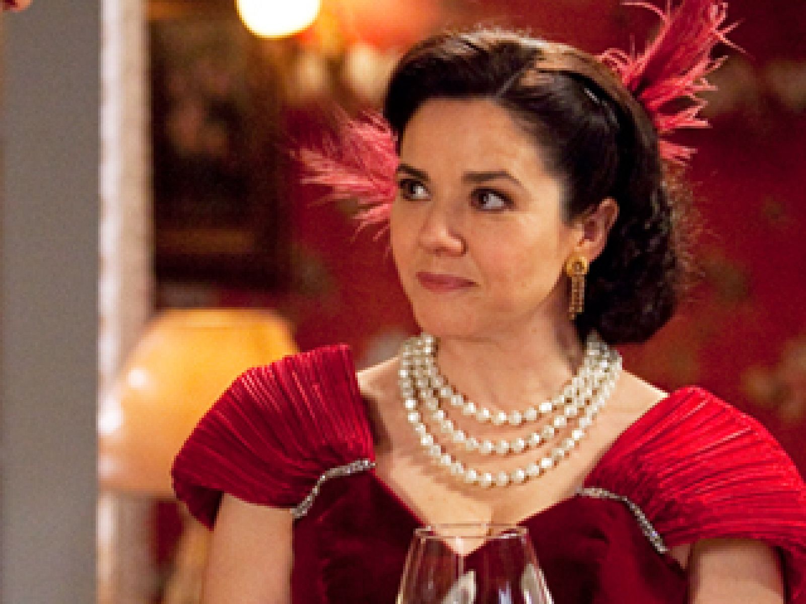 Amar - Benita deslumbra en su puesta de largo