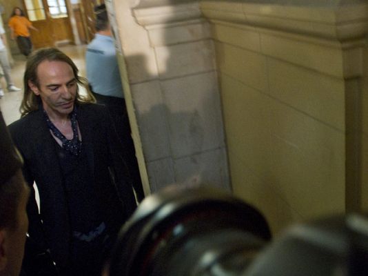 Telediario 1 - Galliano dice que era un adicto y que no recuerda los insultos racistas