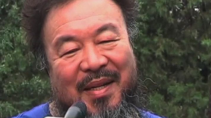 Telediario 1 - El artista y disidente chino Ai Wei Wei, en libertad bajo fianza
