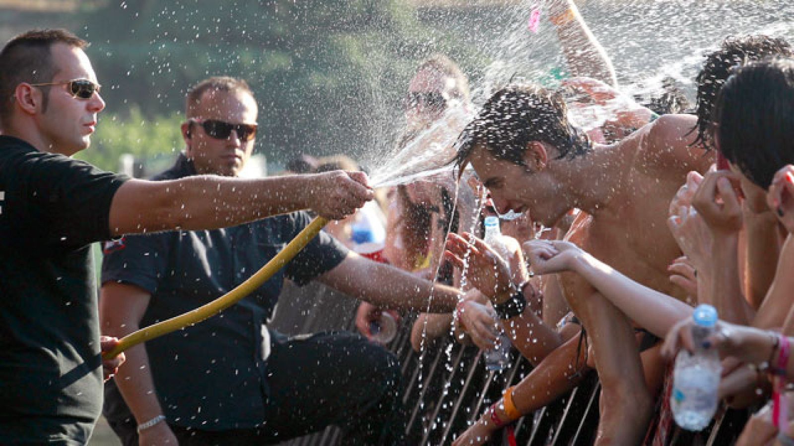 Telediario 2 en cuatro minutos fin de semana - 25/06/11