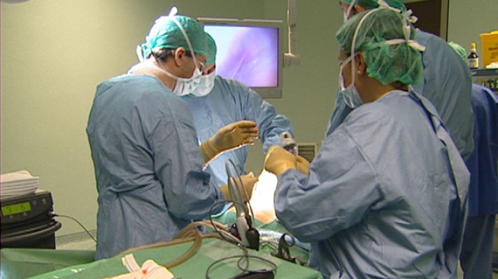 Telediario 1 - Reducción de estómago a una menor