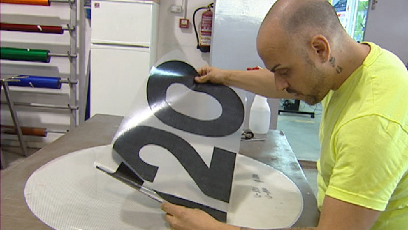 6.000 pegatinas de los 120 kilómetros por hora