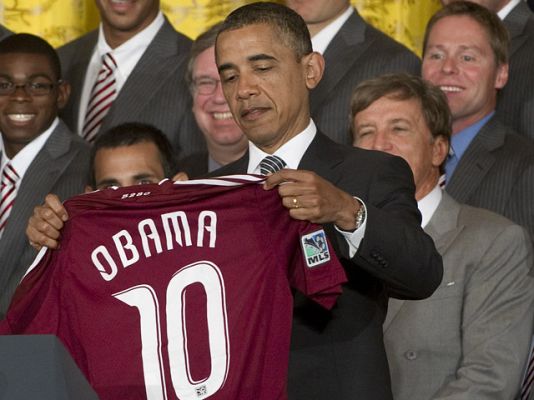 Telediario 1 - Obama se compara con Messi