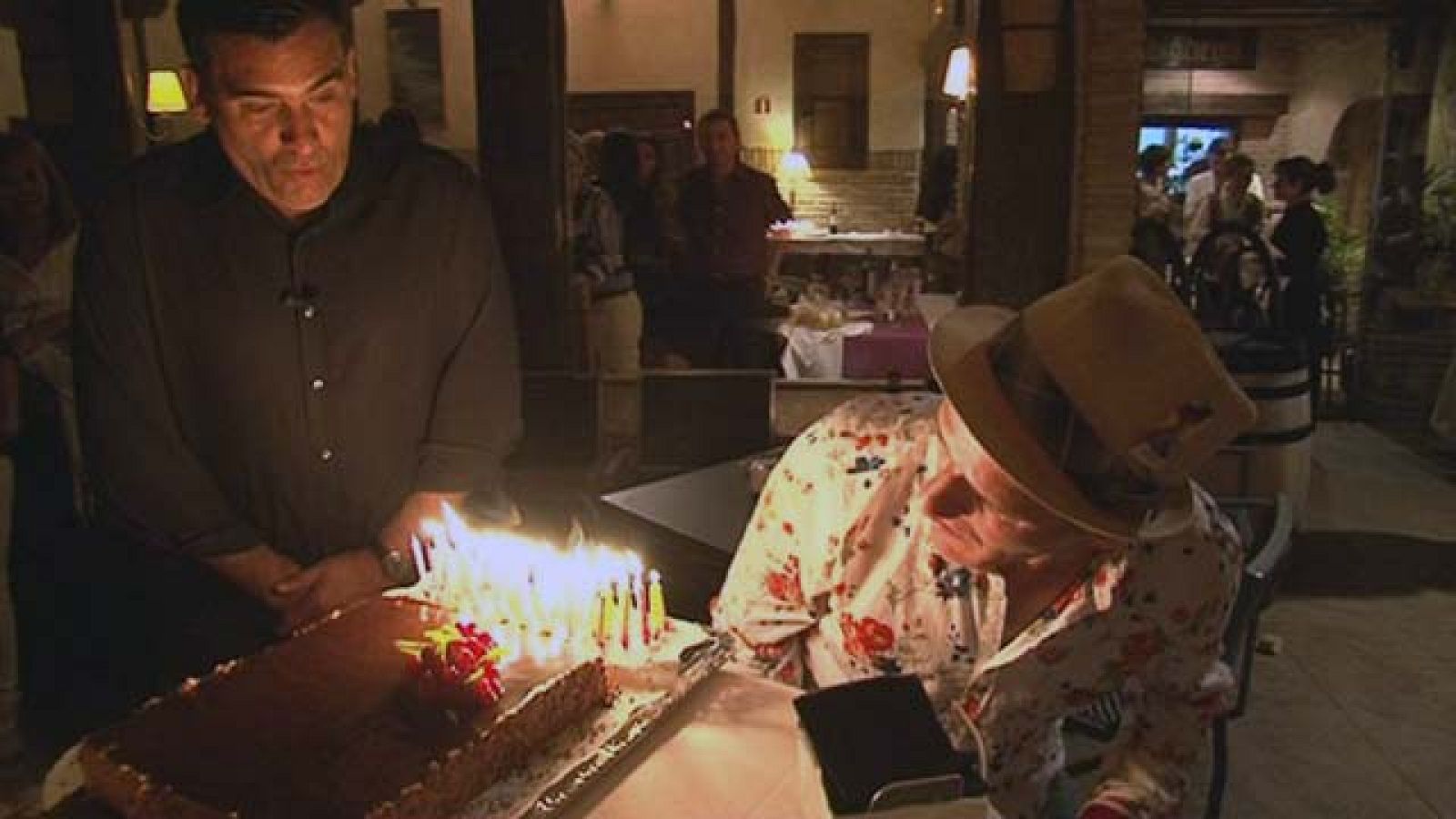 En familia - Días felices - Mellizos que cumplen medio siglo