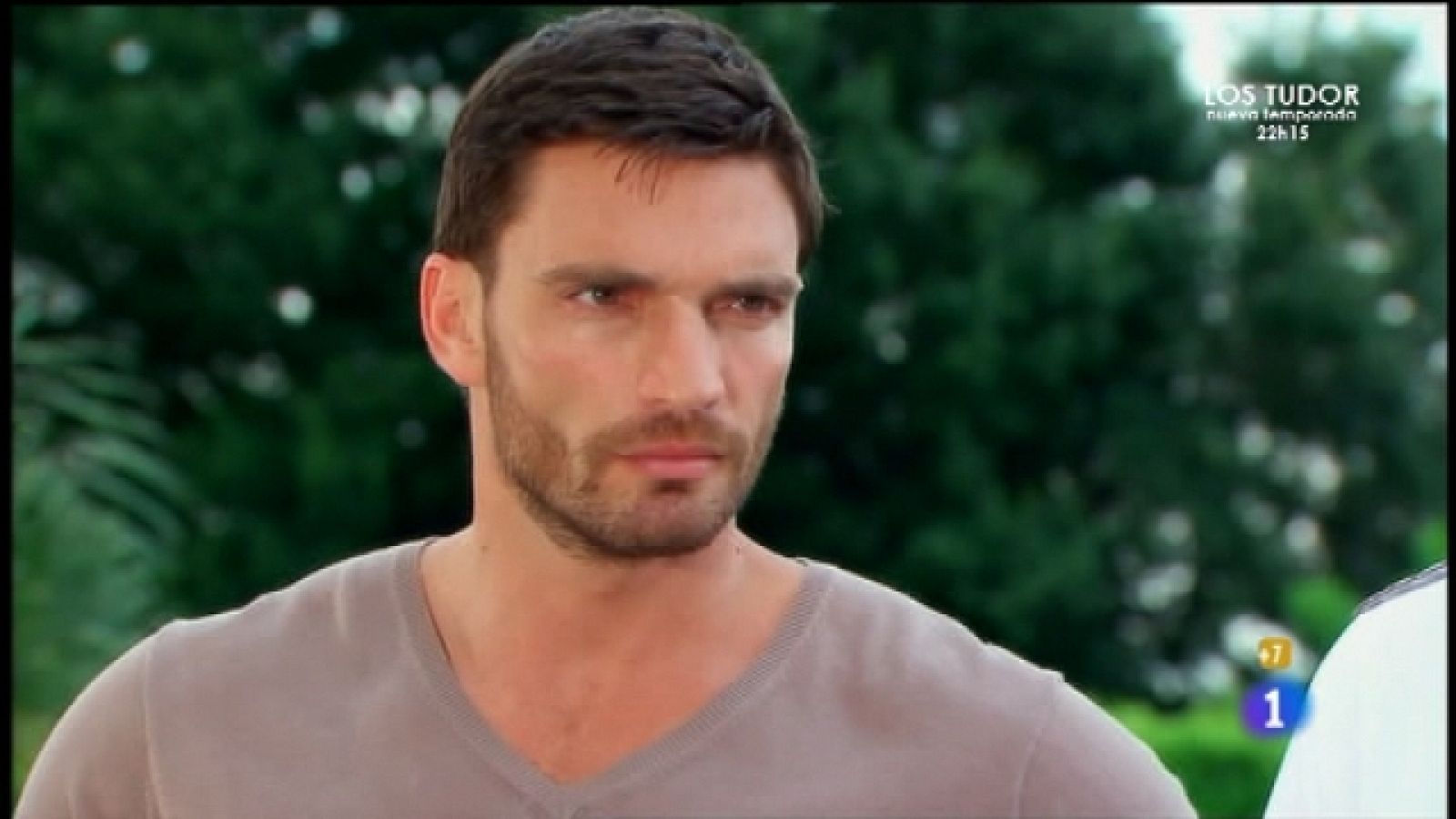 Eva Luna - Capítulo 4 -Leonardo consigue que su madre contrate a Eva como empleada de la casa - Ver ahora