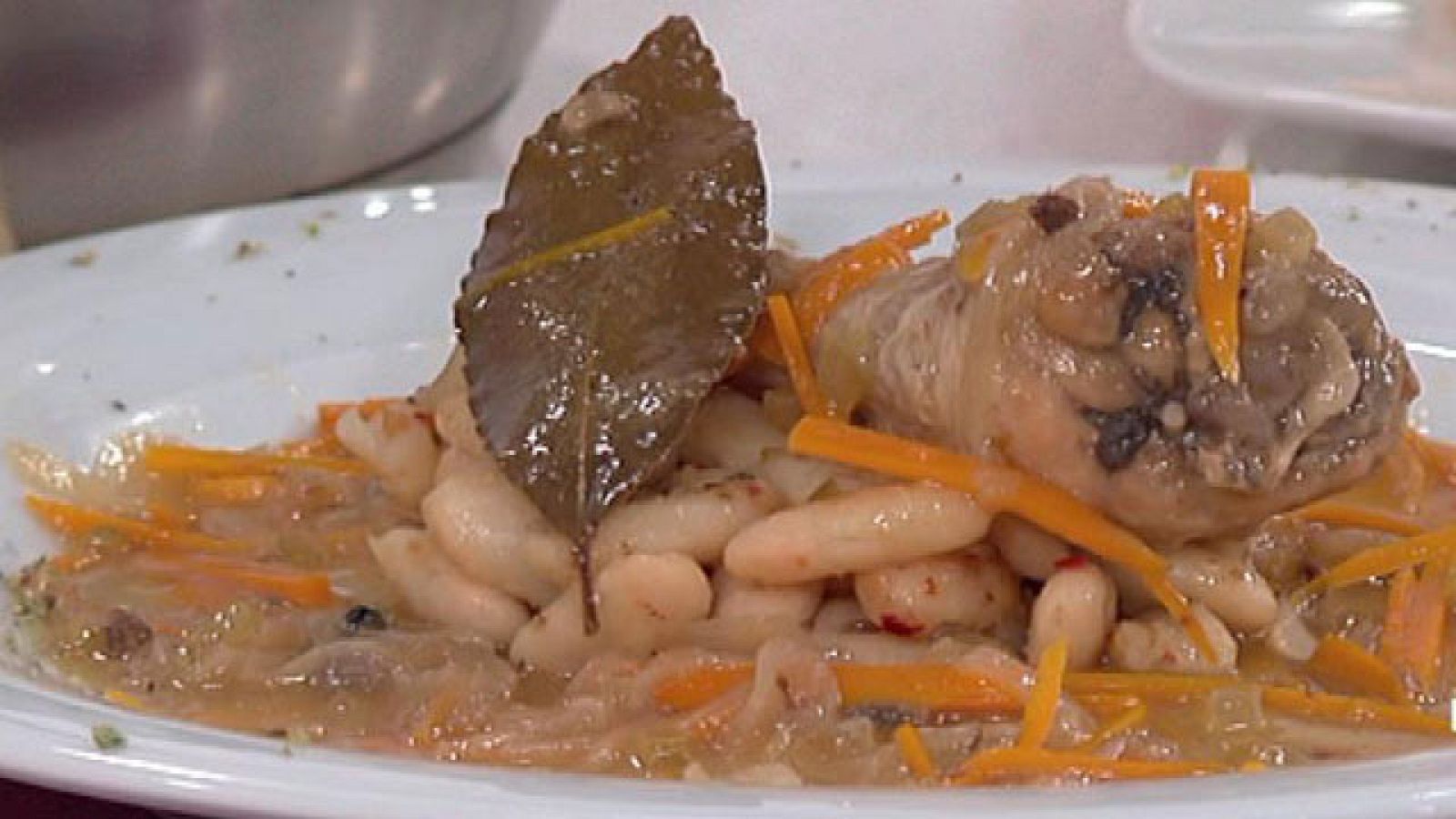 Saber cocinar - Muslitos de pollo en escabeche con judías salteadas (01/07/2011) - RTVE Cocina | Ver