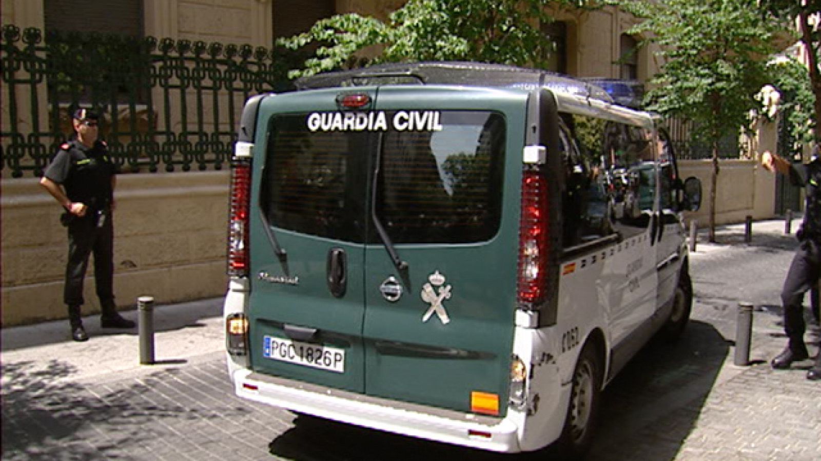 Más de 14 horas duró el registro de la Guardia Civil en la SGAE | Ver