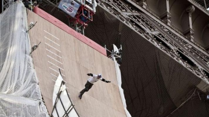 Telediario 1 - Récord en salto de patines