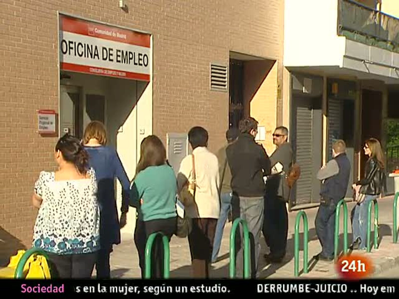 El paro registrado baja en casi 68.000 personas en junio y cierra su mejor trimestre | Ver