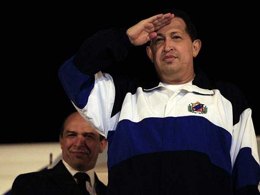 Telediario 1 - Chávez vuelve a Venezuela tras dos operaciones y un mes en Cuba