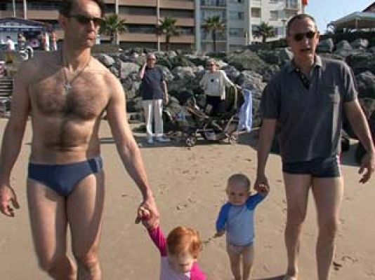 En familia - En la playa - Avance