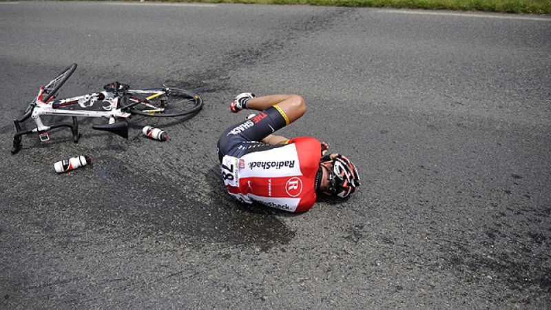 Brajkovic dice adiós al Tour tras una espectacular caída