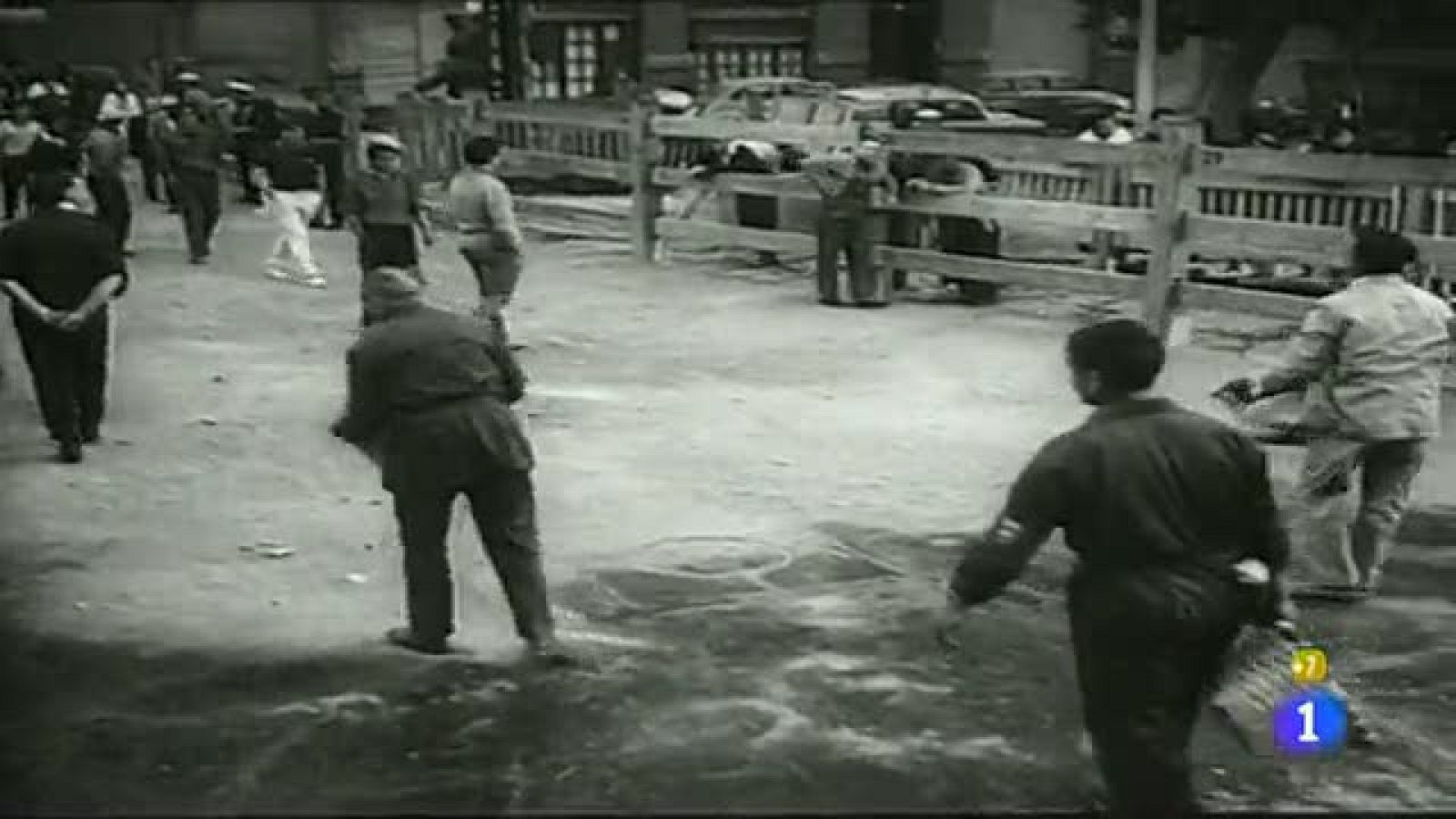 Los encierros en blanco y negro | Ver