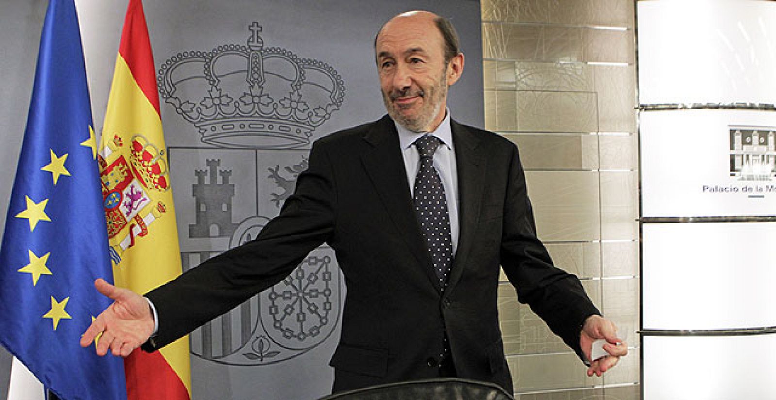 Alfredo Pérez Rubalcaba ha anunciado el abandono "inmediato" de sus cargos en el Gobierno.