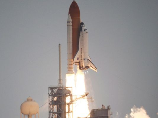 Informativo 24h - El Atlantis despega con éxito hacia la ISS en su última misión