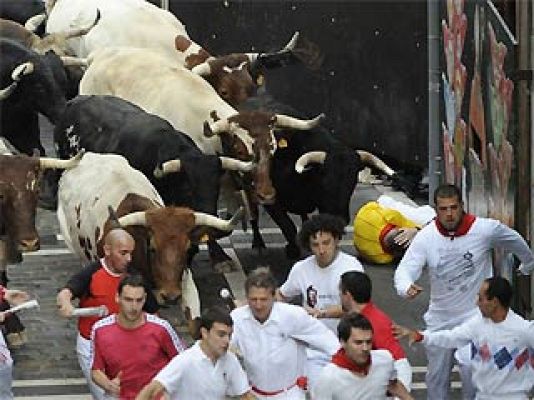 San Fermín - Entrada limpia en la curva de Estafeta