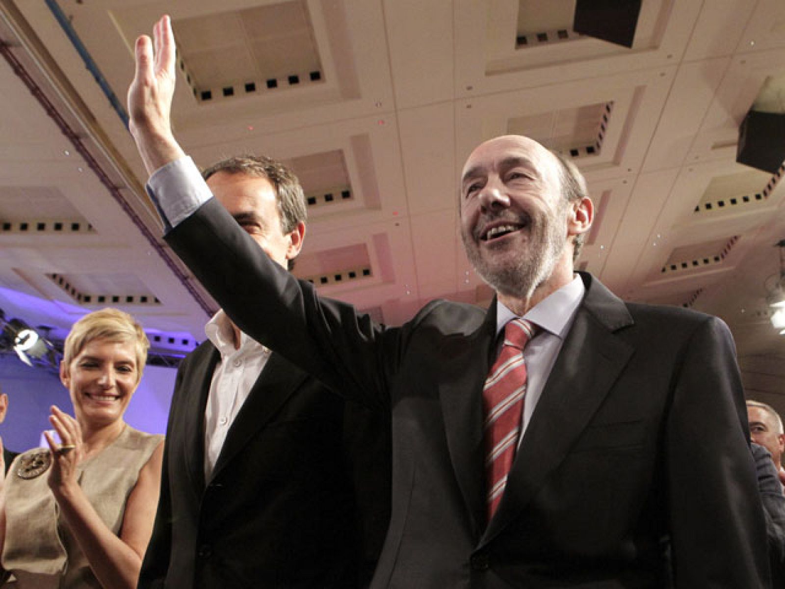 Rubalcaba: los bancos deberán dar parte de sus beneficios para crear empleo | Ver