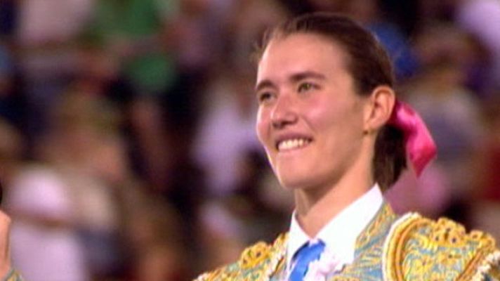 Telediario 1 - Una mujer por la Puerta Grande