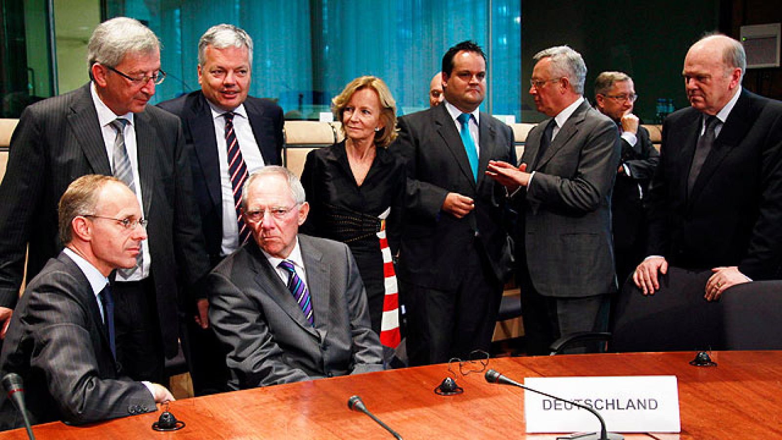 El Eurogrupo busca perfilar el segundo plan de rescate a Grecia en medio de las presiones de los mercados